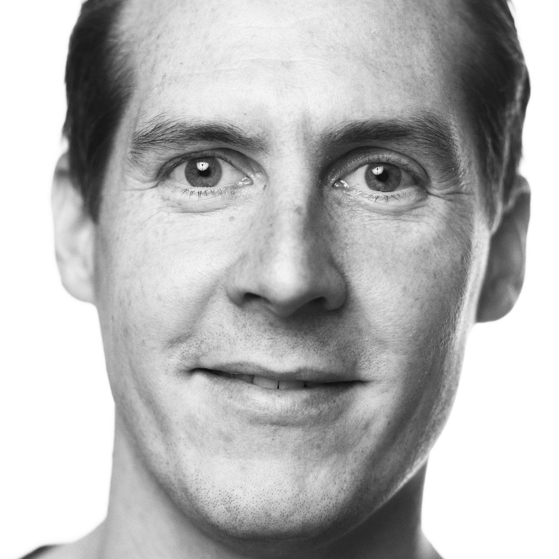 Close_headshot_008